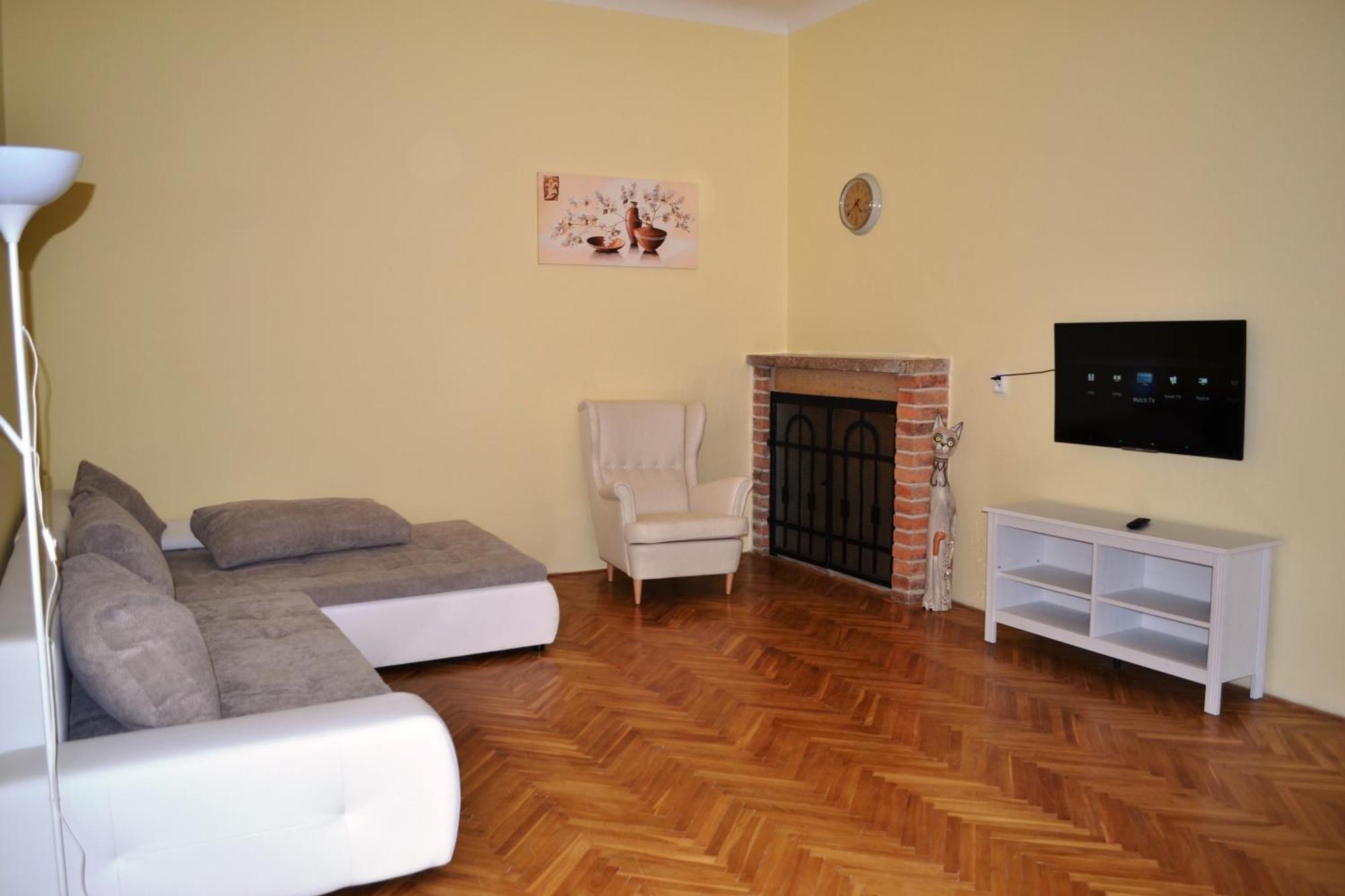 Sunflower 2BDR Flat By Ruterra Prag Exterior foto
