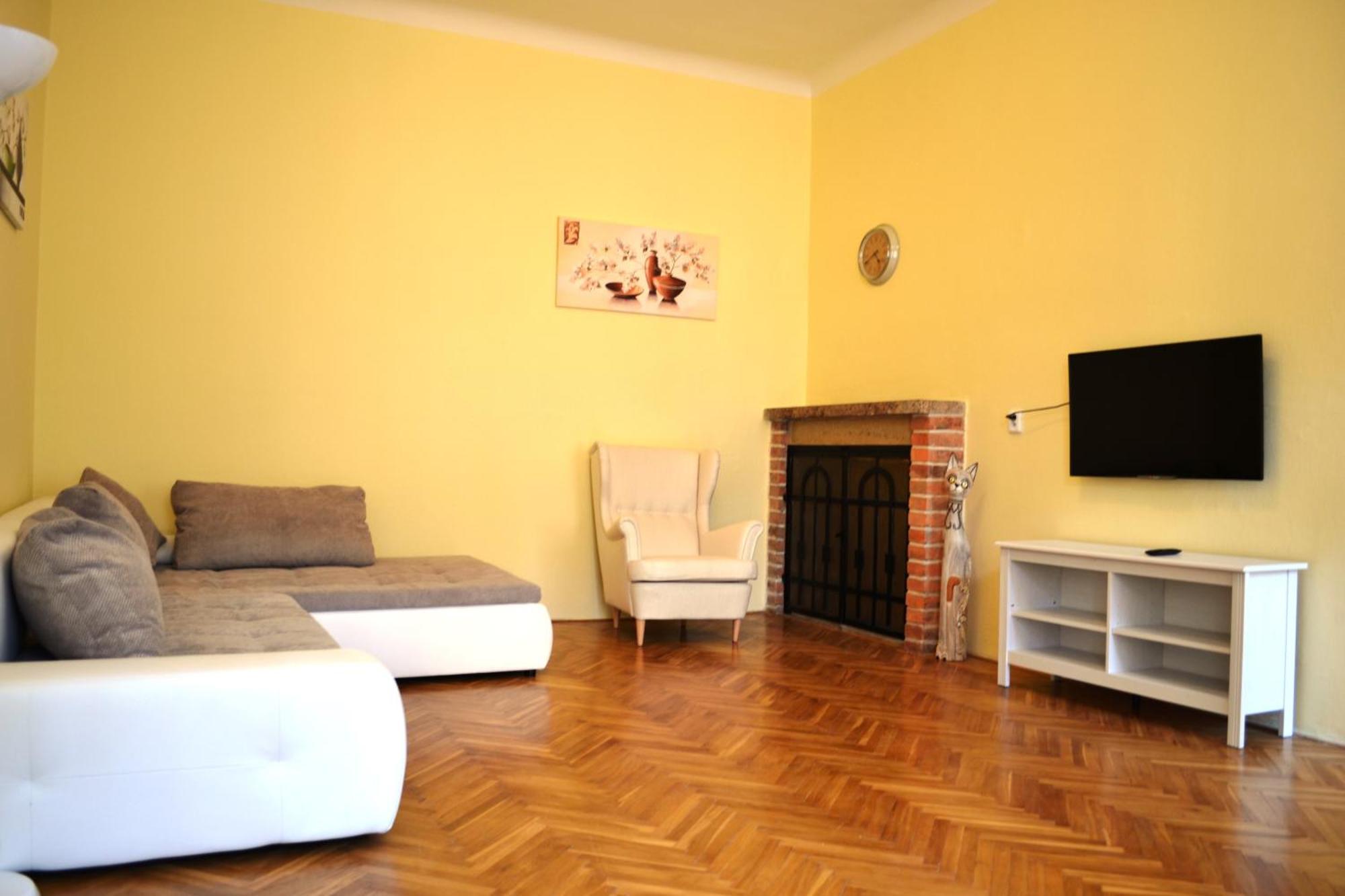 Sunflower 2BDR Flat By Ruterra Prag Exterior foto